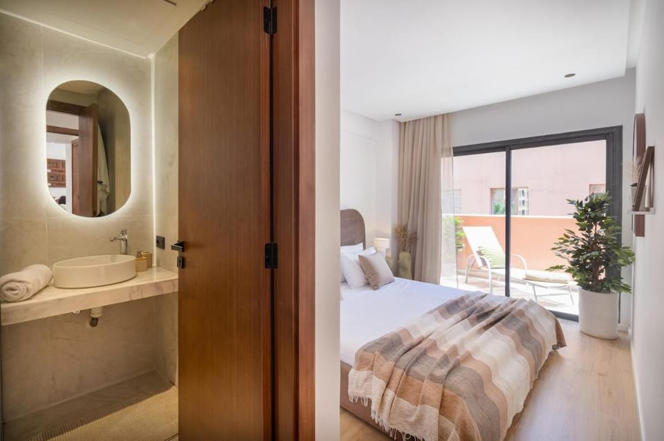 Modern 2BR Gueliz Rooftop Pool and Parking Apartment in Marrakesh