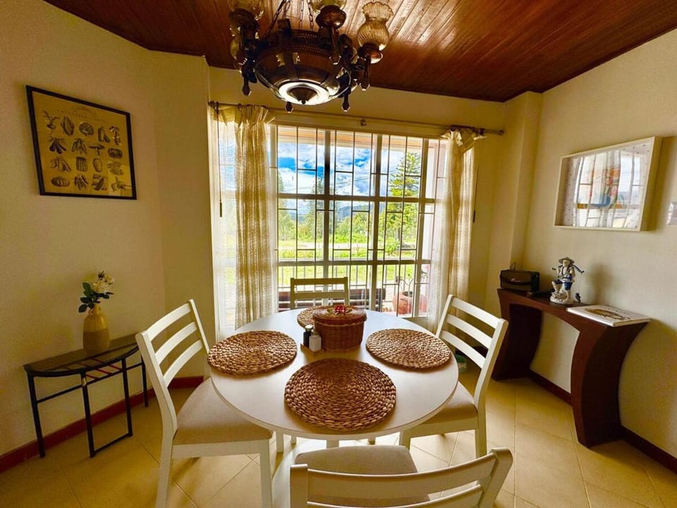 Encantadora villa familiar cerca del lago y las aguas termales Villa in Boyaca