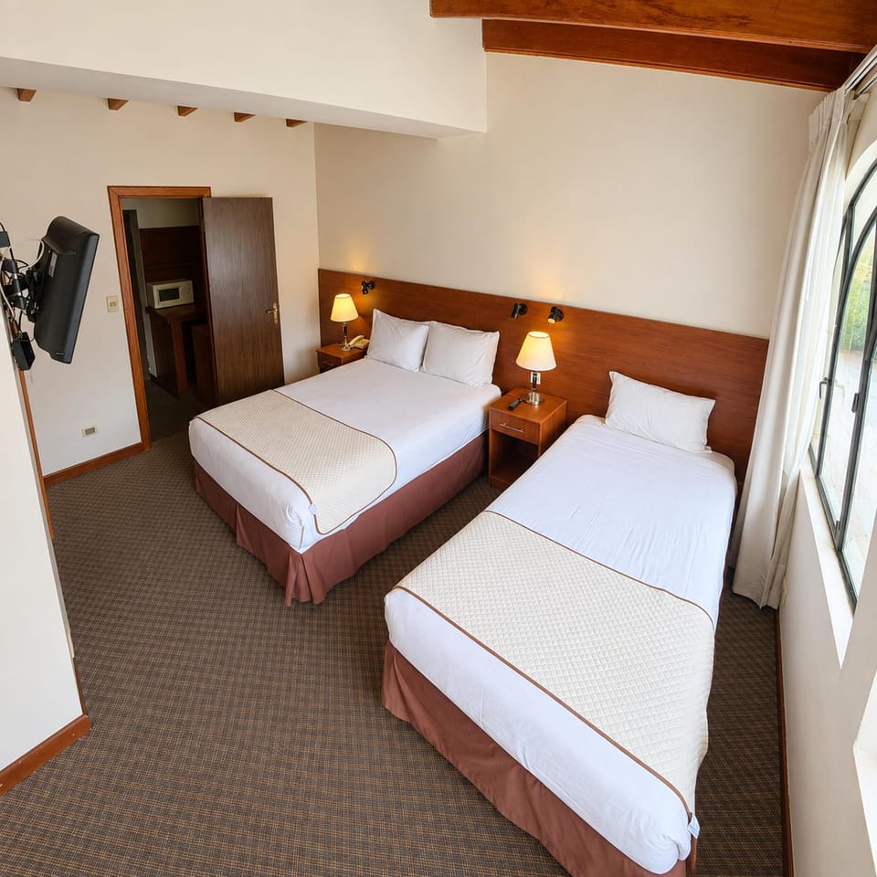 Communal lounge/ TV room, Bed, TV and multimedia, Photo of the whole room, Evening entertainment, Bedroom