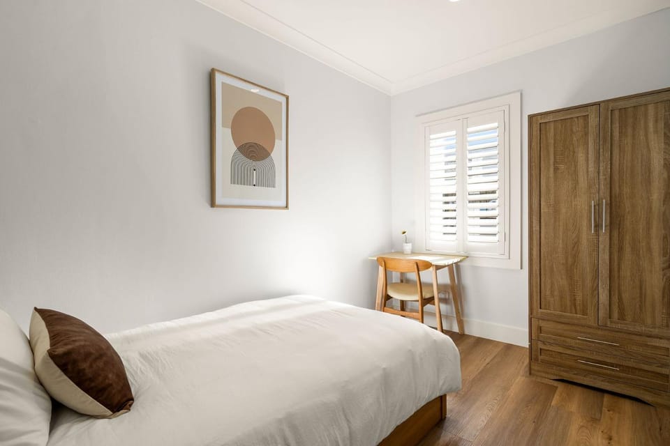 Bed, Photo of the whole room, Bedroom, wardrobe