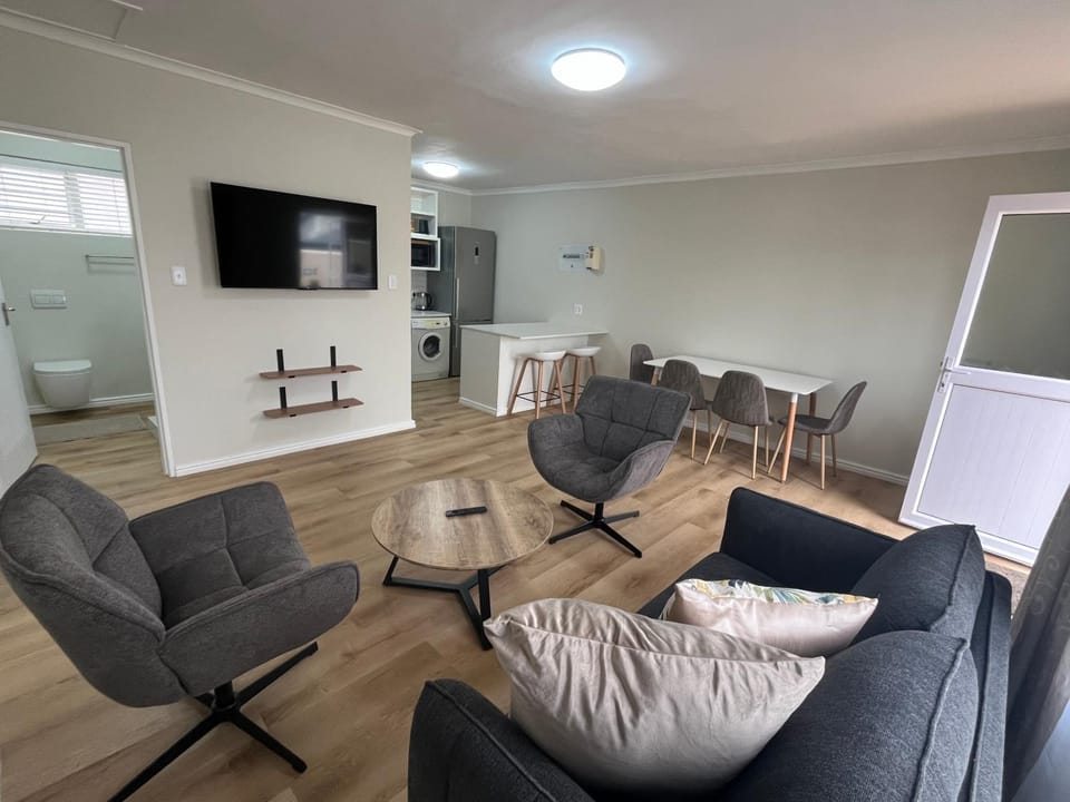 TV and multimedia, Living room, Dining area
