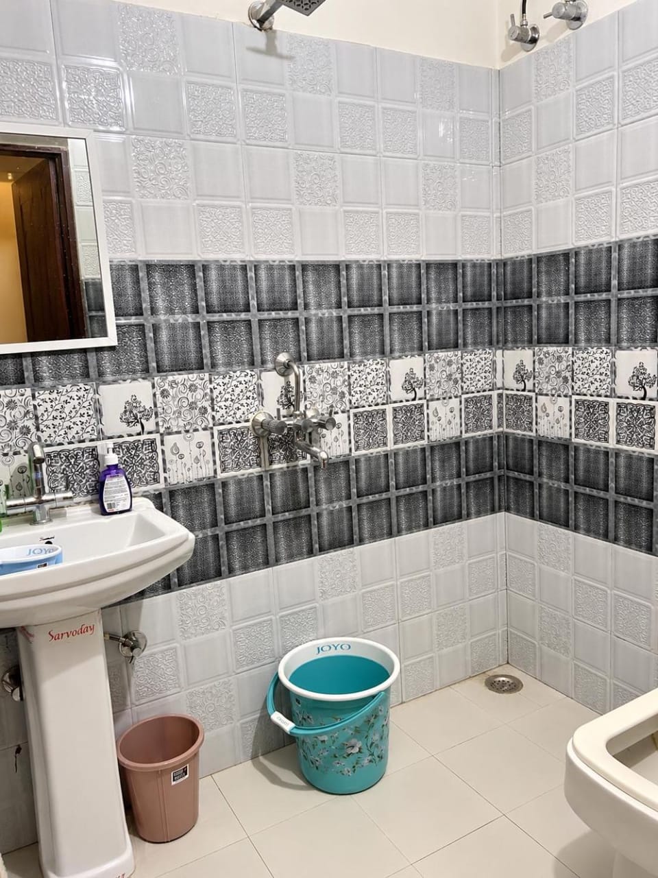 Shower, Toilet, Bathroom