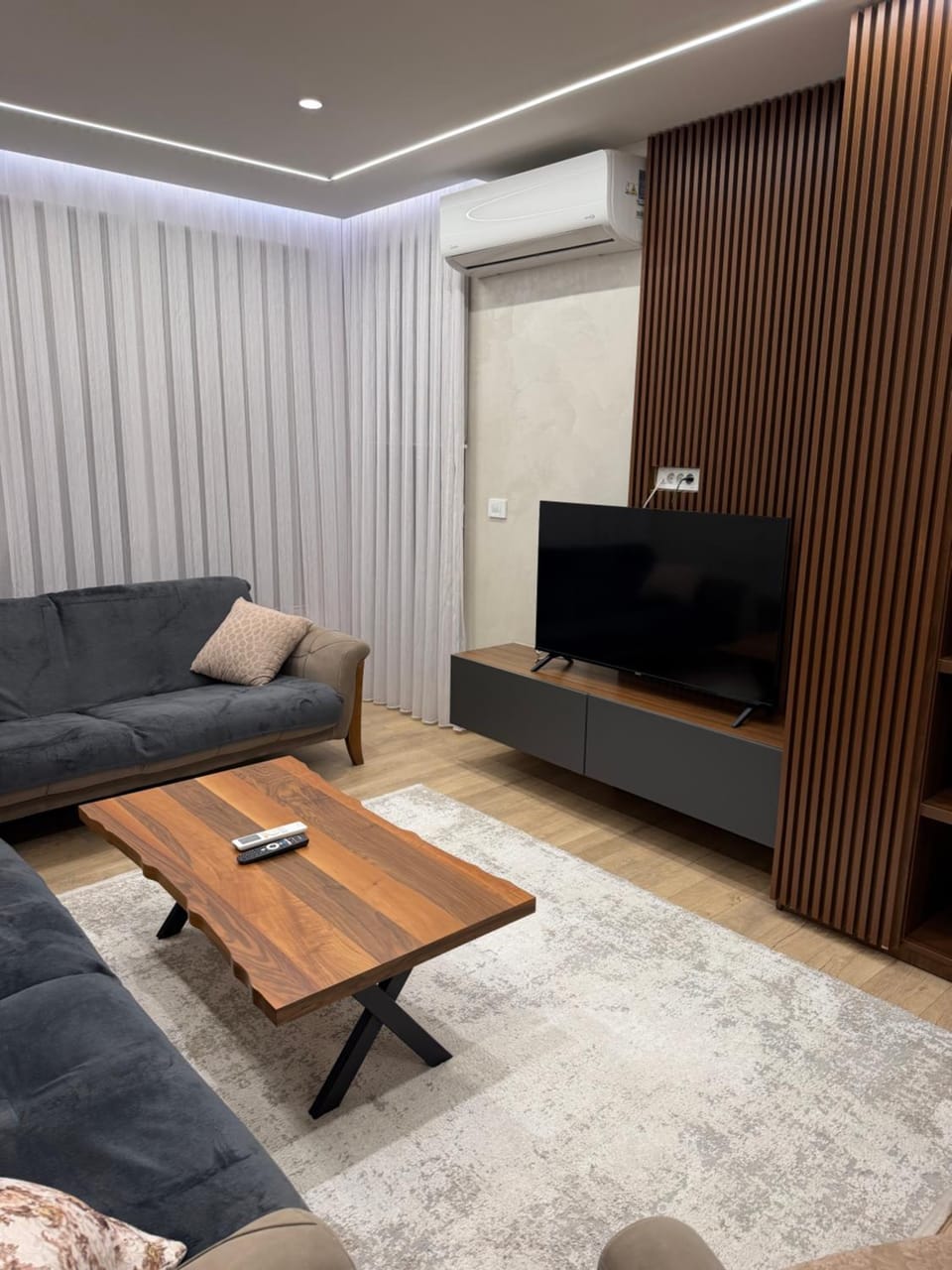 TV and multimedia, Living room, Seating area