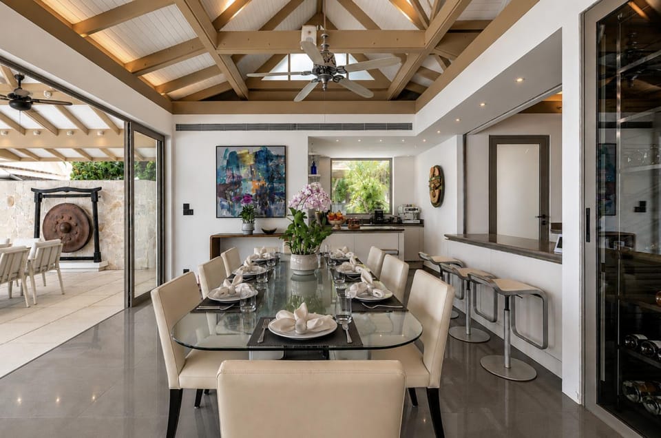 Seating area, Dining area