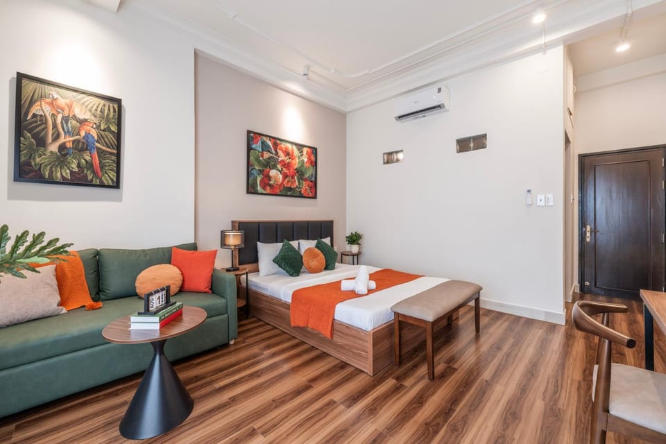 Bed, Photo of the whole room, Seating area, Bedroom, towels, wardrobe, air conditioner