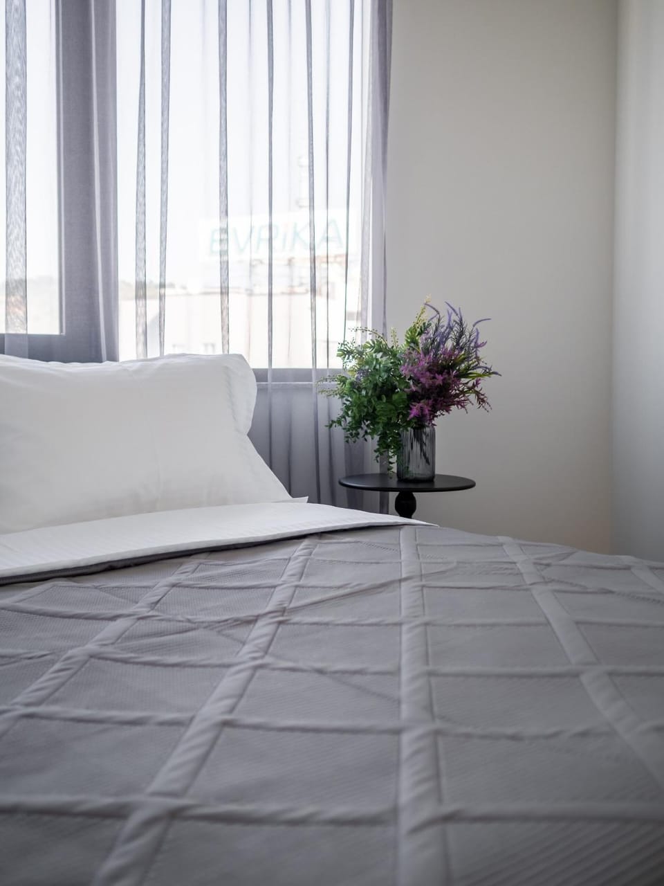 Элегантные апартаменты с особой атмосферой Apartment in Almaty