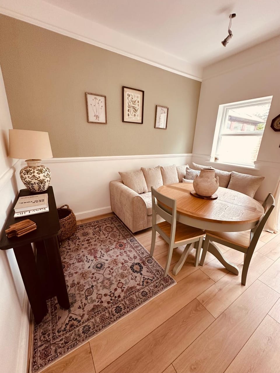 Kew Gardens Lodge Apartment in Brentford