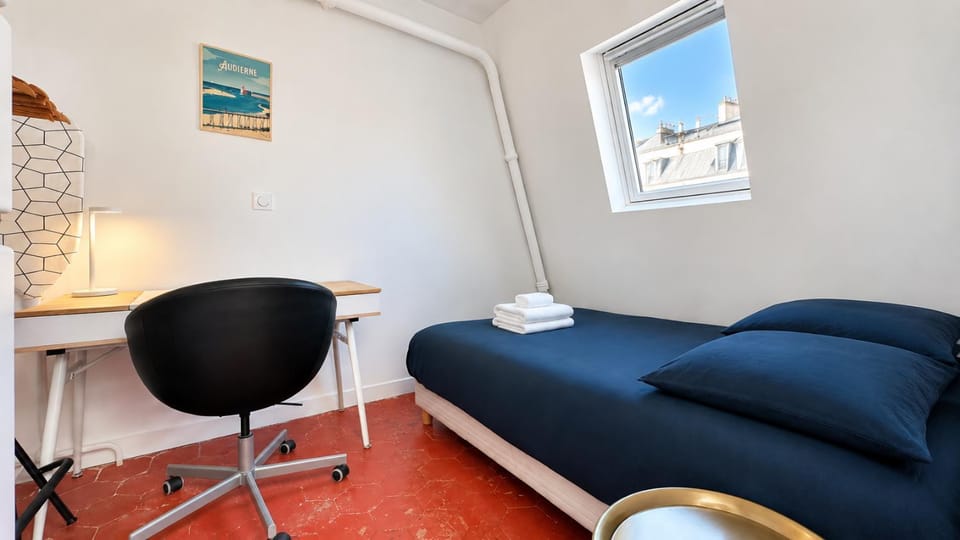 Bed, Bedroom