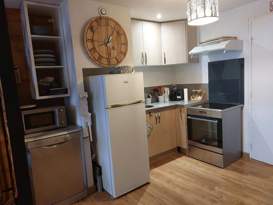 Beautiful 42m2 appartement, quiet, free covered parking Apartment in Les Deux Alpes