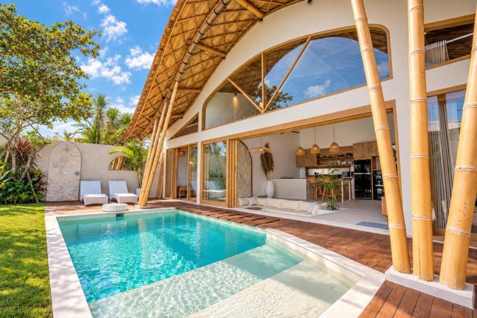 Villa Barmeki - 2BR Tropical Bamboo Villa with Private Pool in Kerobokan Villa in North Kuta