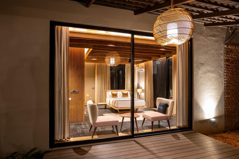 Seating area, Bedroom