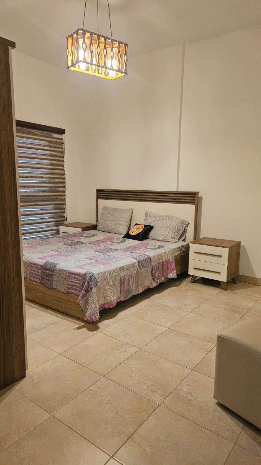 شقة فاخرة في قرية الراحة luxury apartments inalraha village Apartment hotel in Eilat