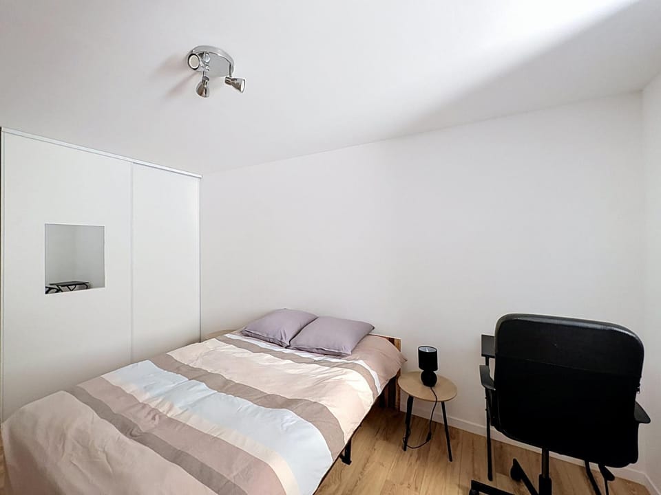 Bed, Bedroom