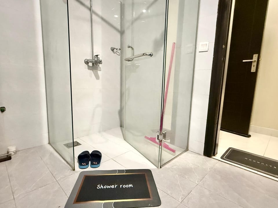 Shower, Bathroom, towels