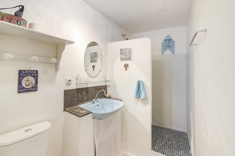 Bathroom, Living room