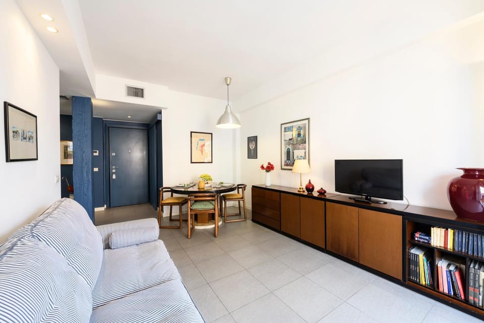 TV and multimedia, Living room, Dining area