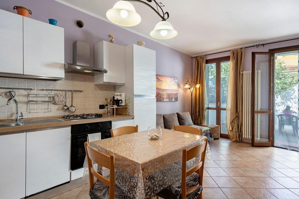 Property building, Kitchen or kitchenette, Living room