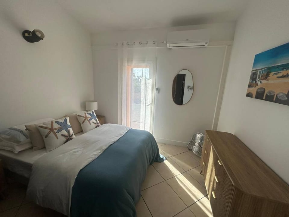 T3 cosy, terrasse, 10 mètres de la plage Nartelle Apartment in Sainte-Maxime