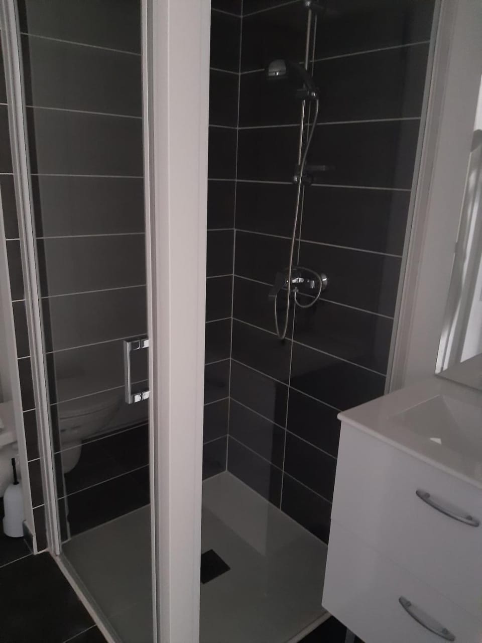 Appartement Neuf et Sécurisé Proche Centre-Ville et YSchool Arrivée Autonome possible Apartment in Troyes