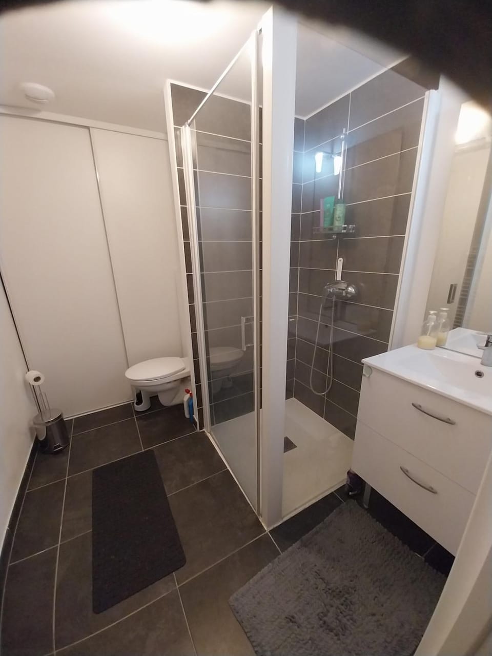 Appartement Neuf et Sécurisé Proche Centre-Ville et YSchool Arrivée Autonome possible Apartment in Troyes