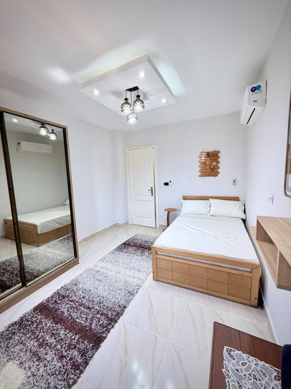 Bed, Photo of the whole room, Bedroom, air conditioner