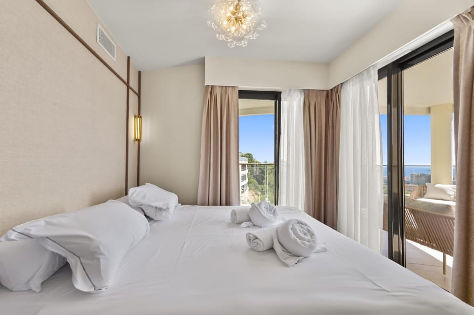 Bed, Photo of the whole room, Bedroom, Sea view, towels
