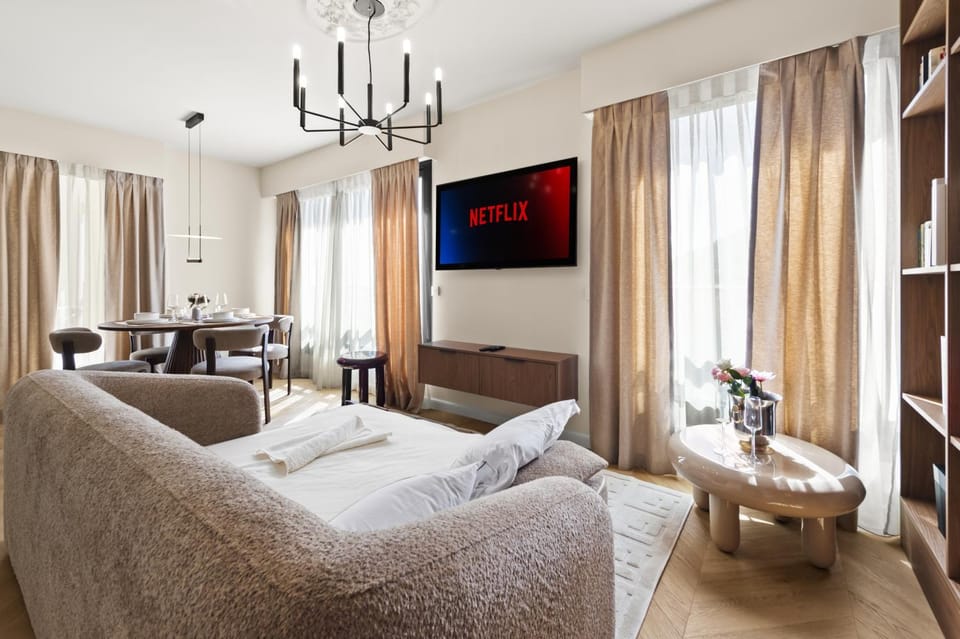 TV and multimedia, Living room, Seating area