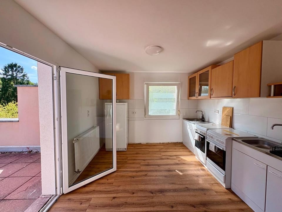 Kitchen or kitchenette, kitchen, kitchen
