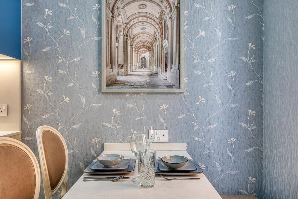 Dining area, kitchen