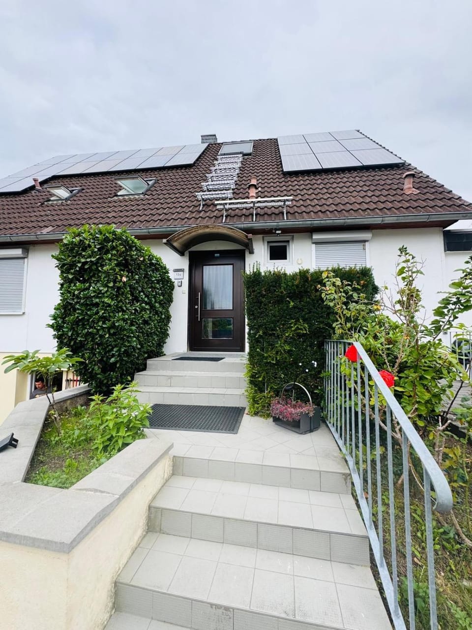 Ferienwohnung Modern für VIP Urlaub Monteure Garten Terrasse 3 Schlafzimmer Apartment in Bad Honnef