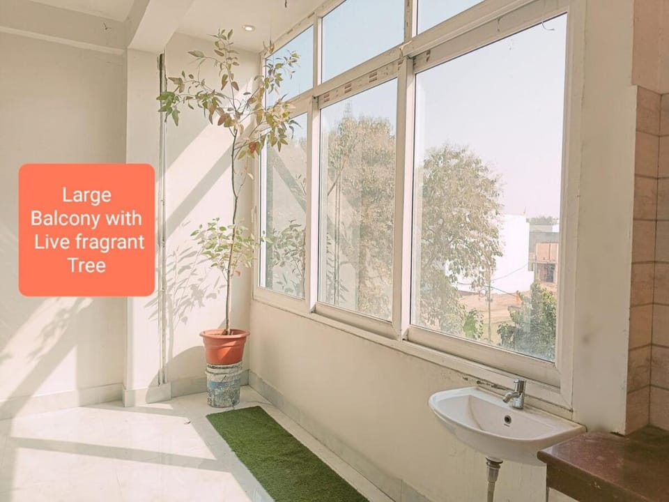 2BHK with AC and Kitchen Apartment in Varanasi