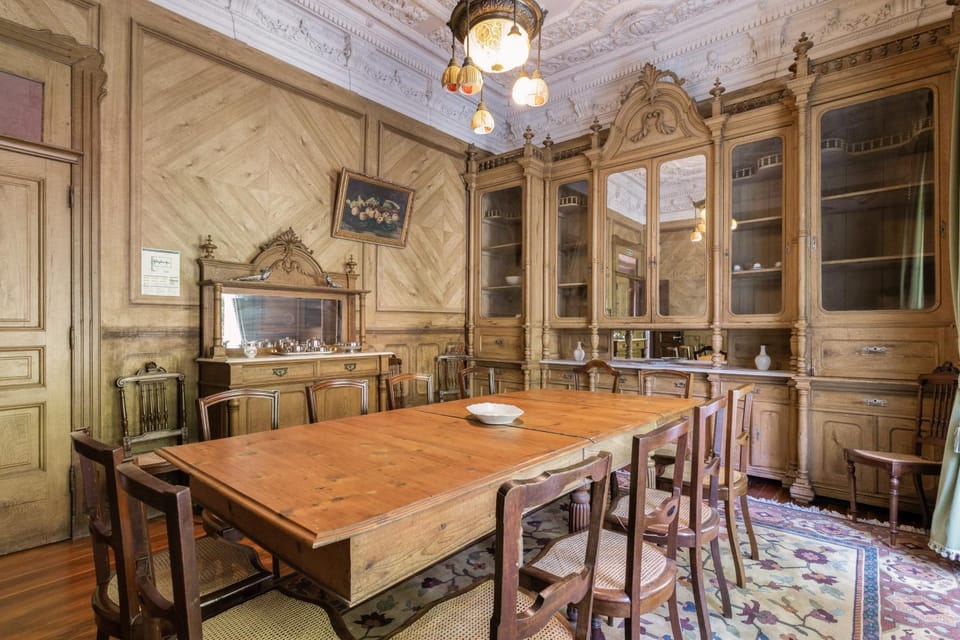 Property building, Kitchen or kitchenette, Living room