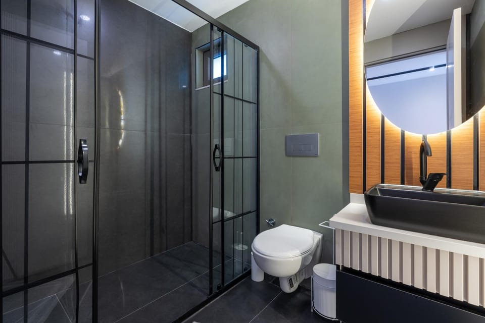 Shower, Toilet, Bathroom