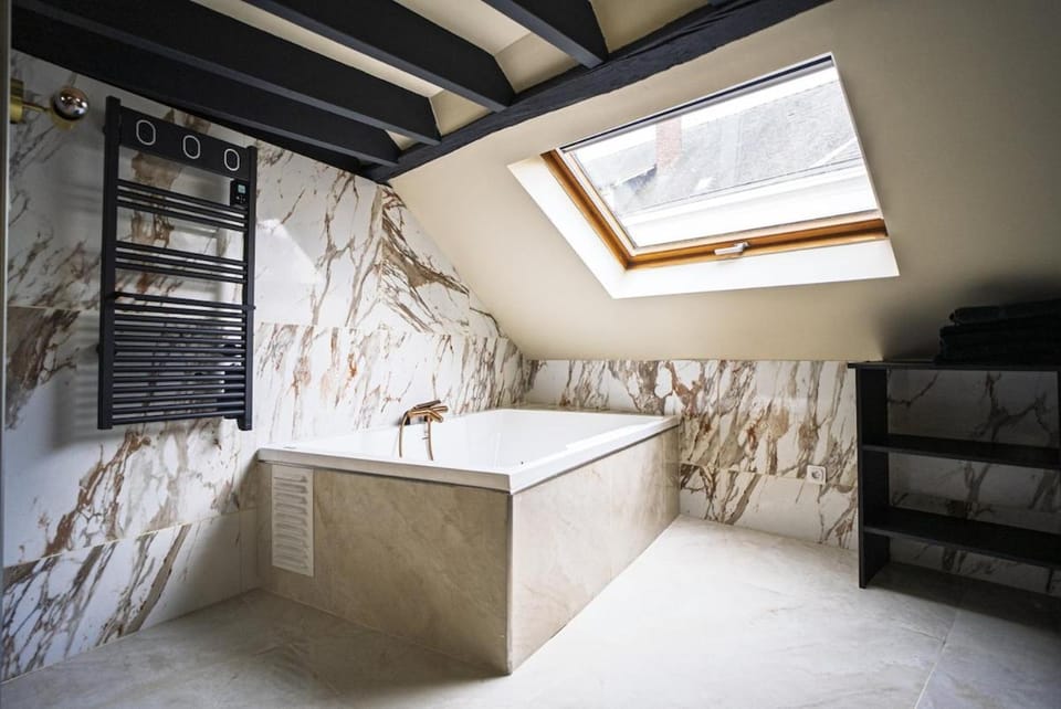 L'Amber Room - Balnéo, Sauna & Détente Apartment in Angers