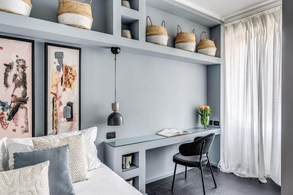 Seating area, Bedroom
