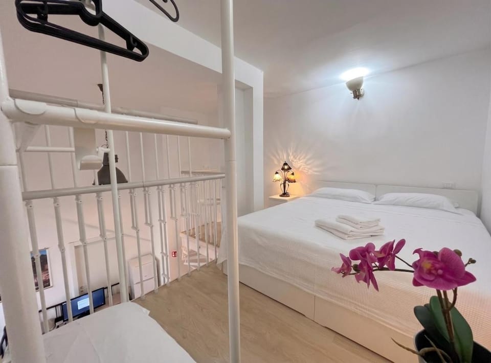 Casa Ghiara 37 Cinque Terre Apartment in La Spezia