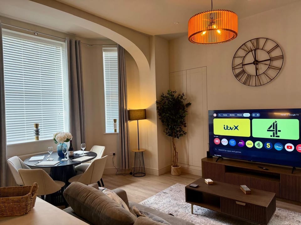 Communal lounge/ TV room