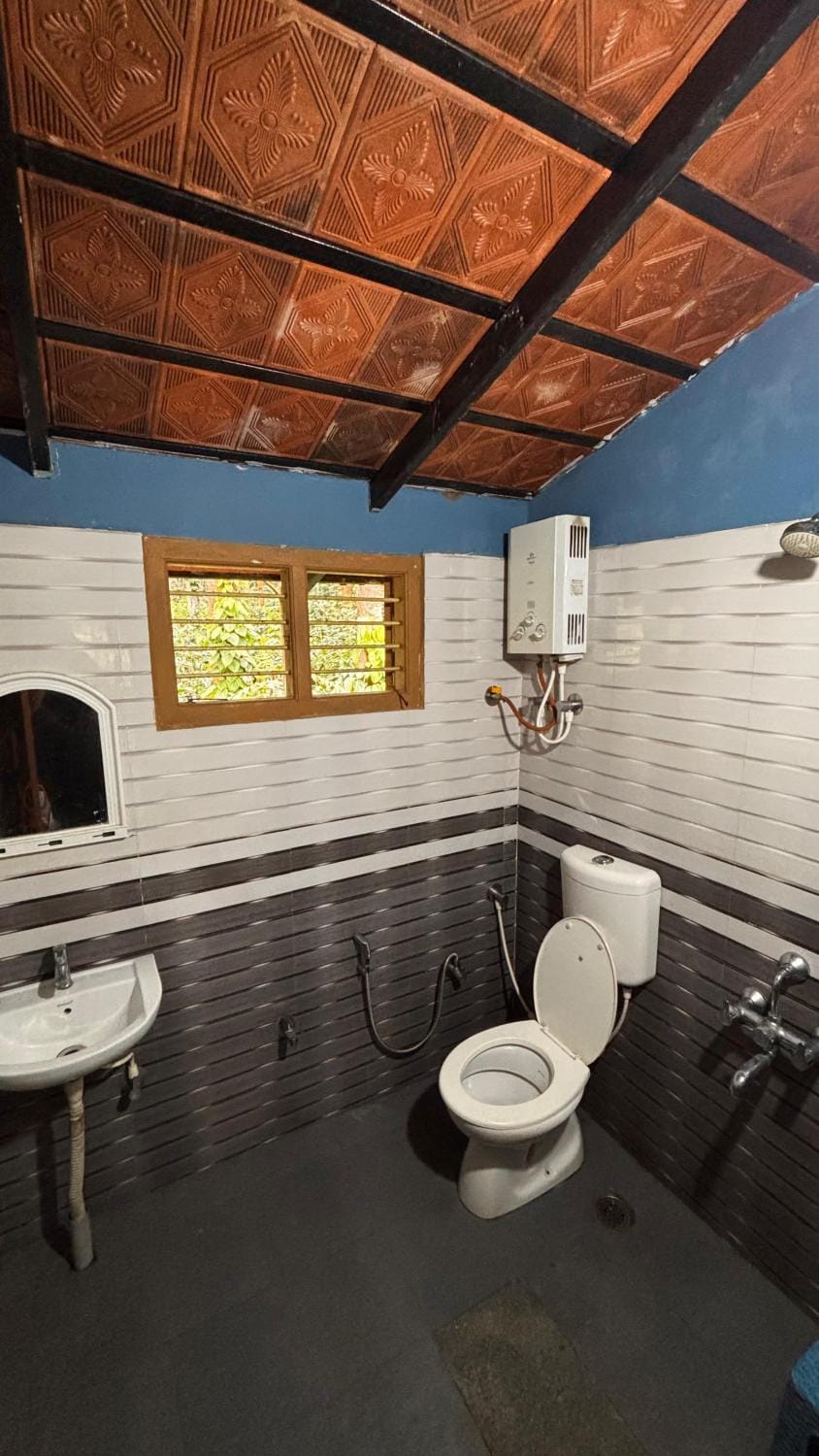 Charlie's hidden leaf Farm Stay in Karnataka