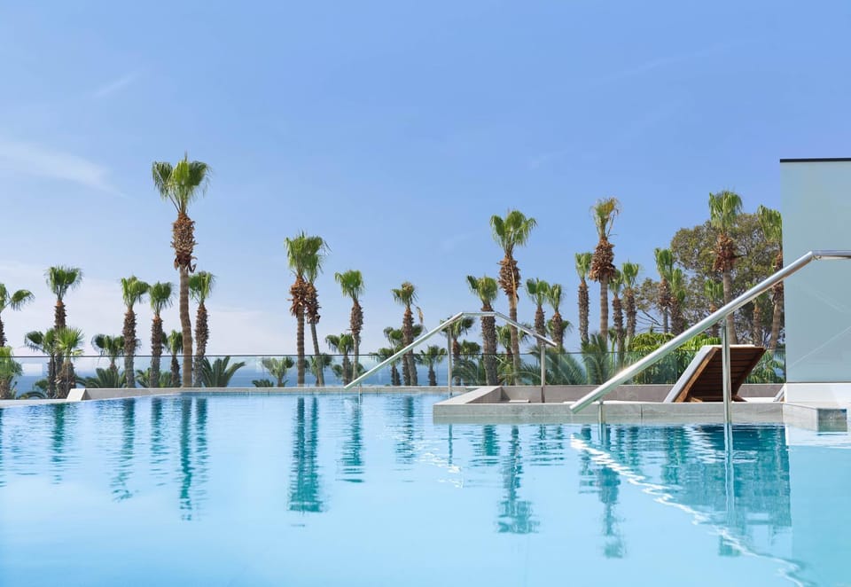 Day, Pool view, Swimming pool, sunbed
