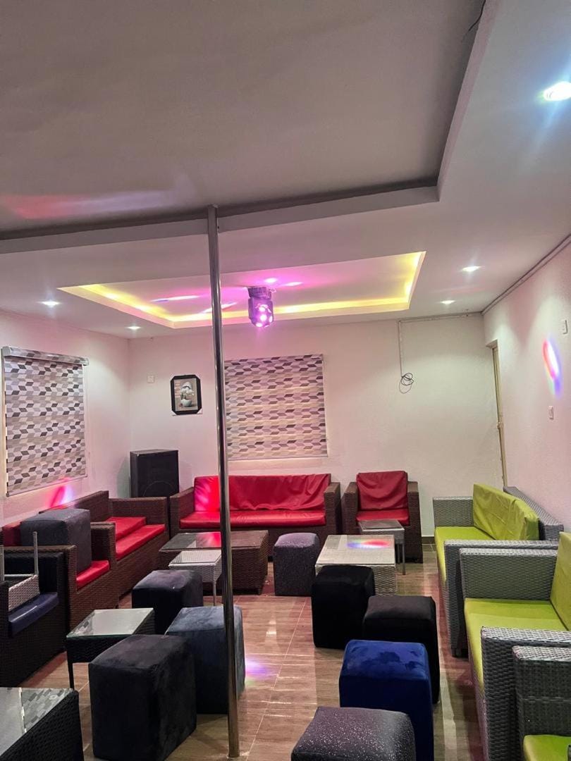 Haaz Classy Hotel and Lounge Ltd Hotel in Lagos