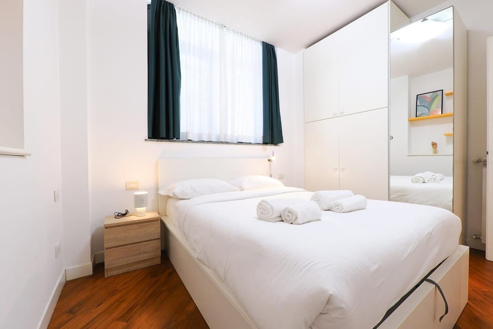 Bed, Photo of the whole room, Bedroom, towels, wardrobe
