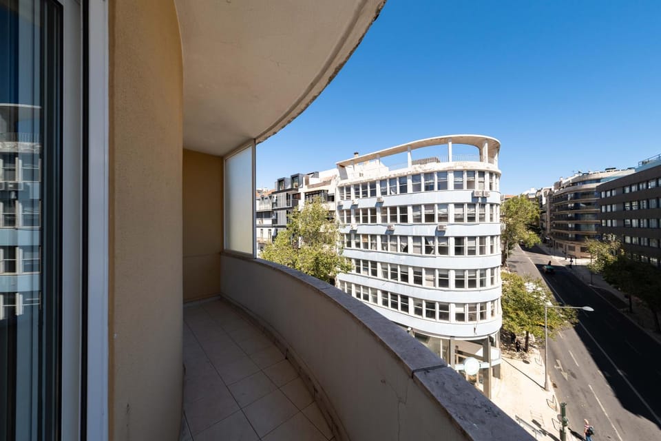 Rooms Marques - Close Station and Av Liberdade Bed and Breakfast in Lisbon