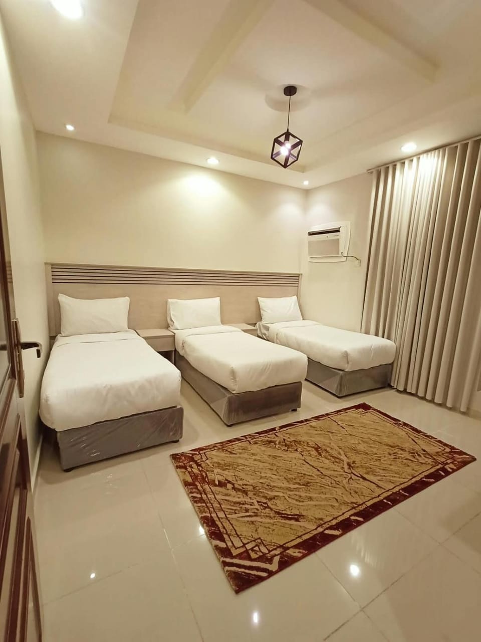 Bed, Living room, Photo of the whole room, Bedroom