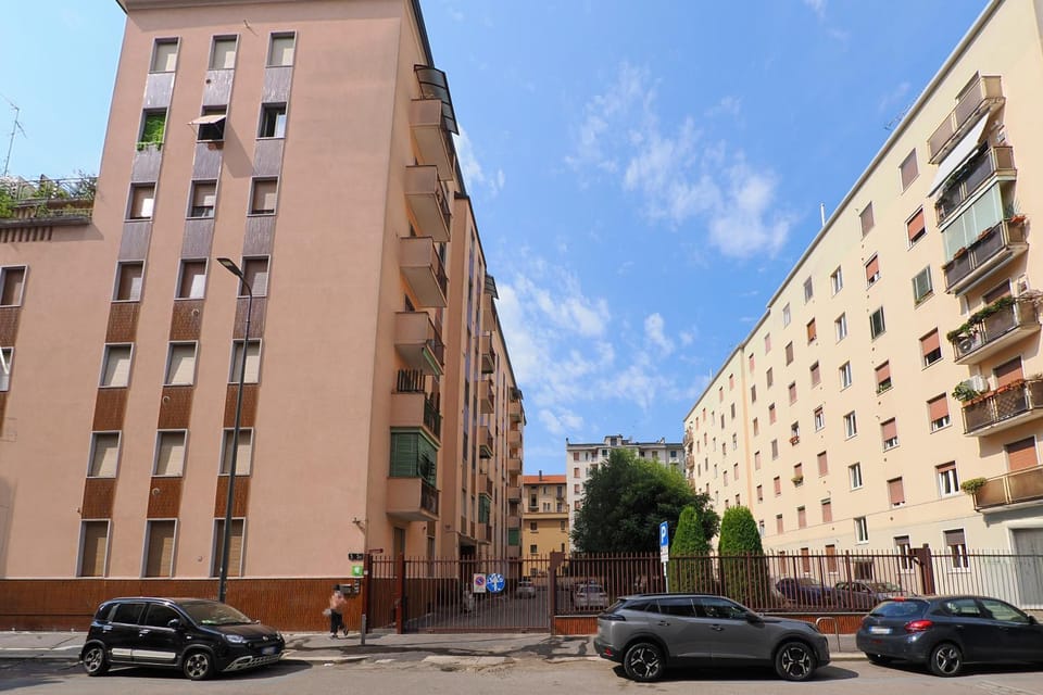Property building, Neighbourhood, Street view, Location