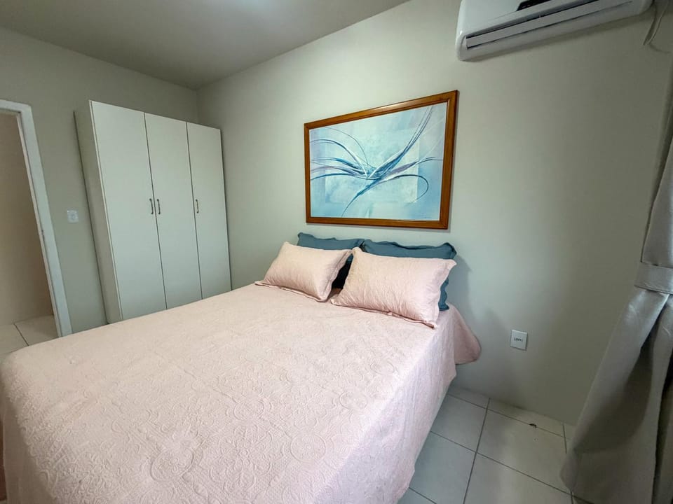 Bed, Photo of the whole room, Bedroom, air conditioner