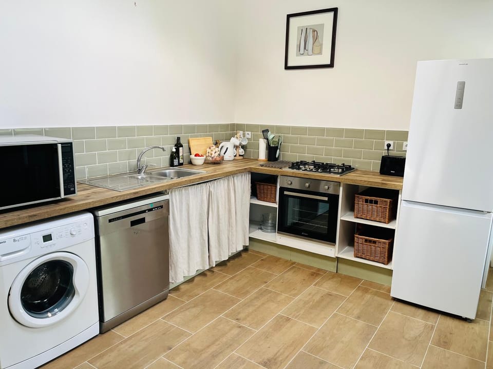 Kitchen or kitchenette, Living room