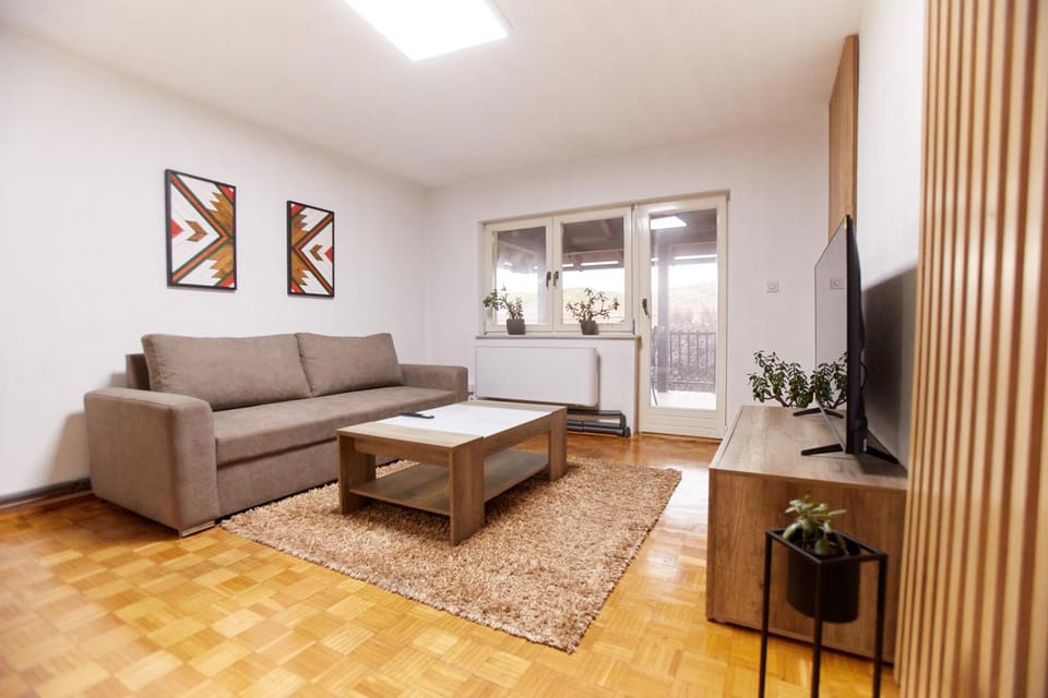 Communal lounge/ TV room, TV and multimedia, Living room, Seating area