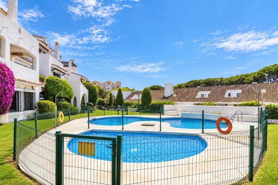Villa Marina Beach - Penthouse beachside Apartment in Marbella