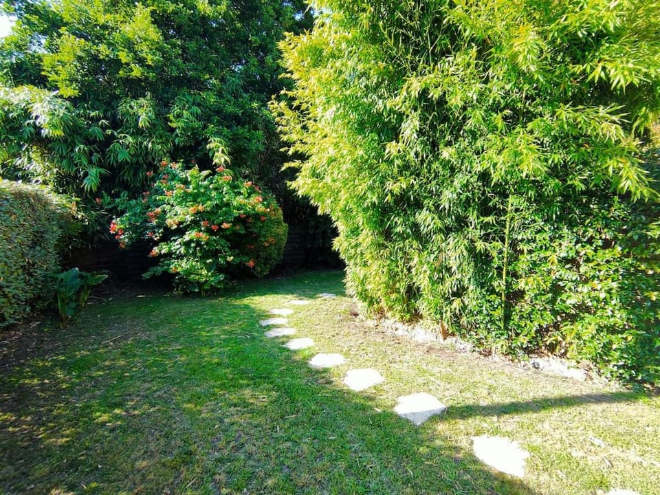 Spacious guest house with garden and private spa House in Biganos