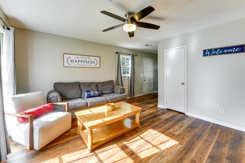 2 Mi to CSU, Lake Oliver & Airport! Home w/ Yard House in Phenix City